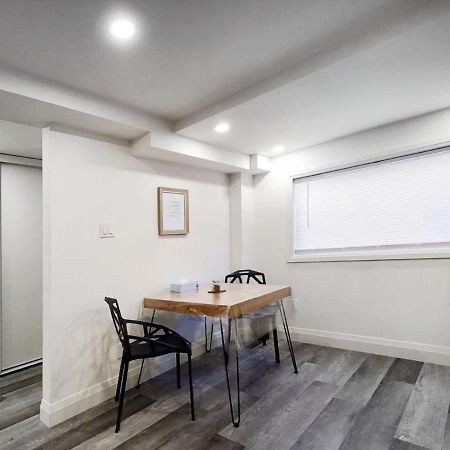Renovated Guest Suite Near The Lake & High Park In Toronto! מראה חיצוני תמונה