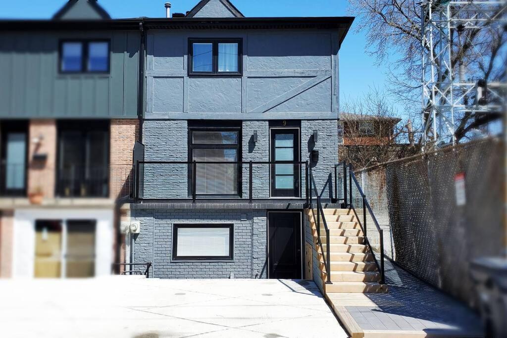 Renovated Guest Suite Near The Lake & High Park In Toronto! מראה חיצוני תמונה