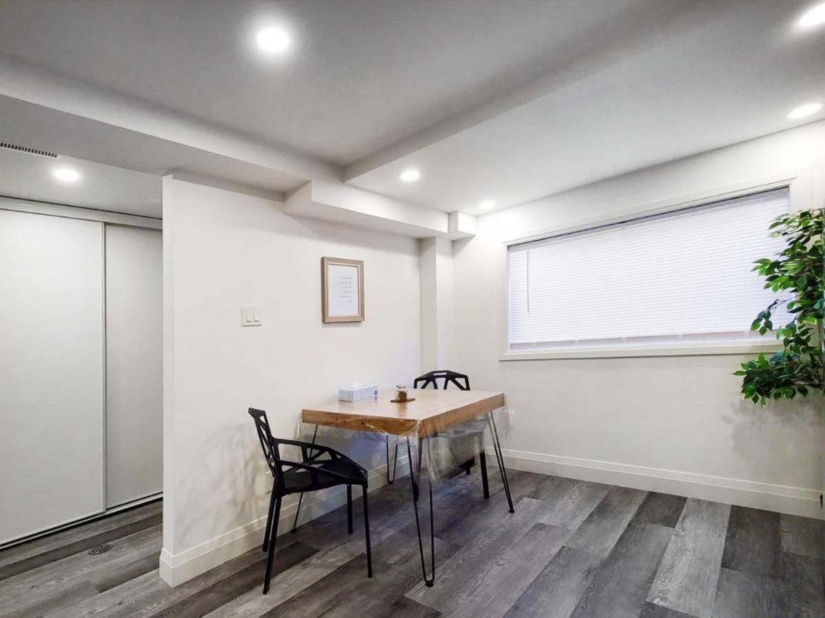 Renovated Guest Suite Near The Lake & High Park In Toronto! מראה חיצוני תמונה